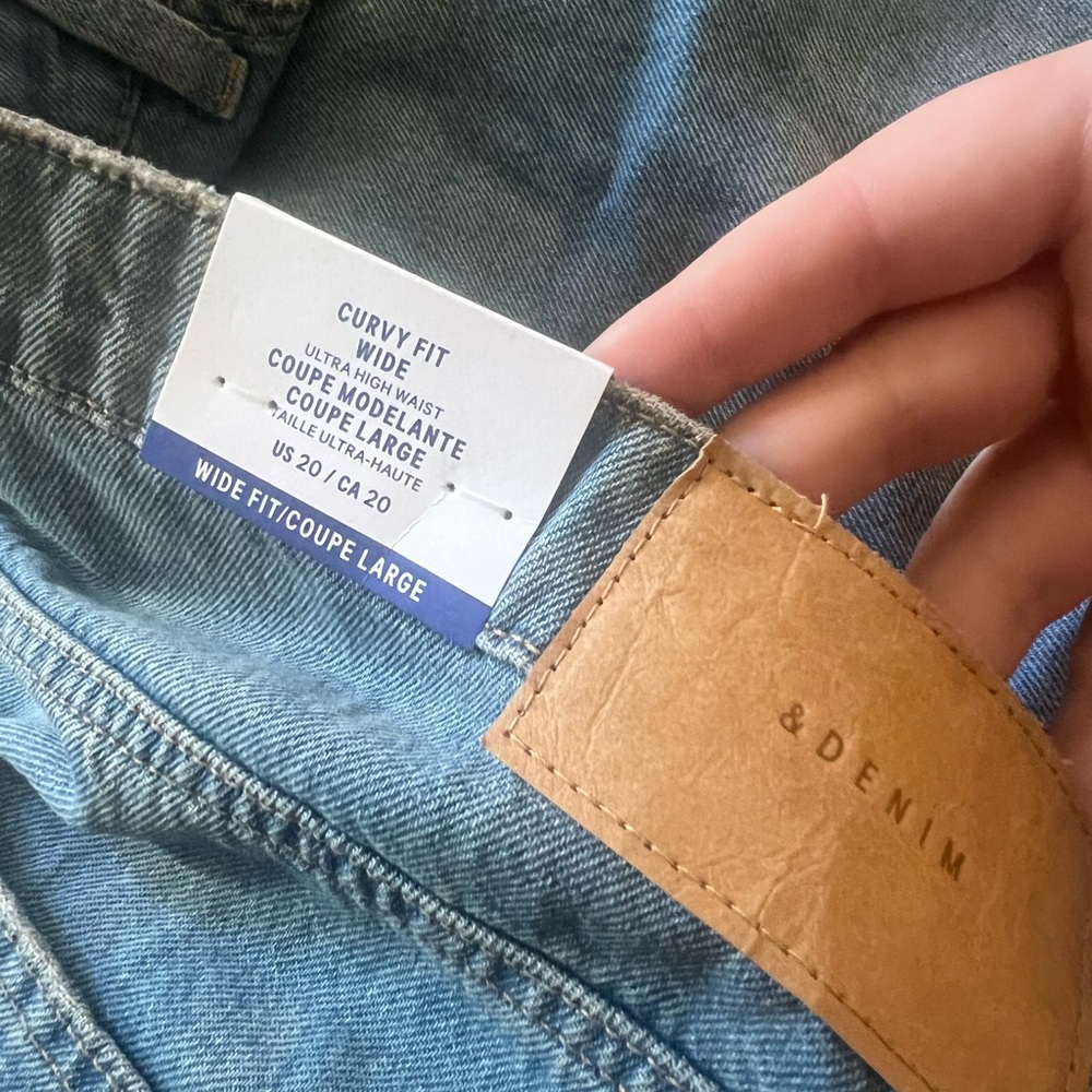 WOMENS JEANS